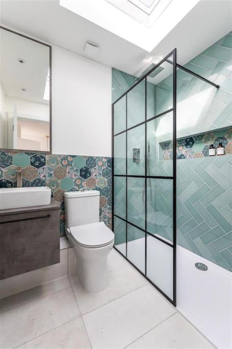Cozy Leyton House With Garden And Small Terrace London Ngoại thất bức ảnh